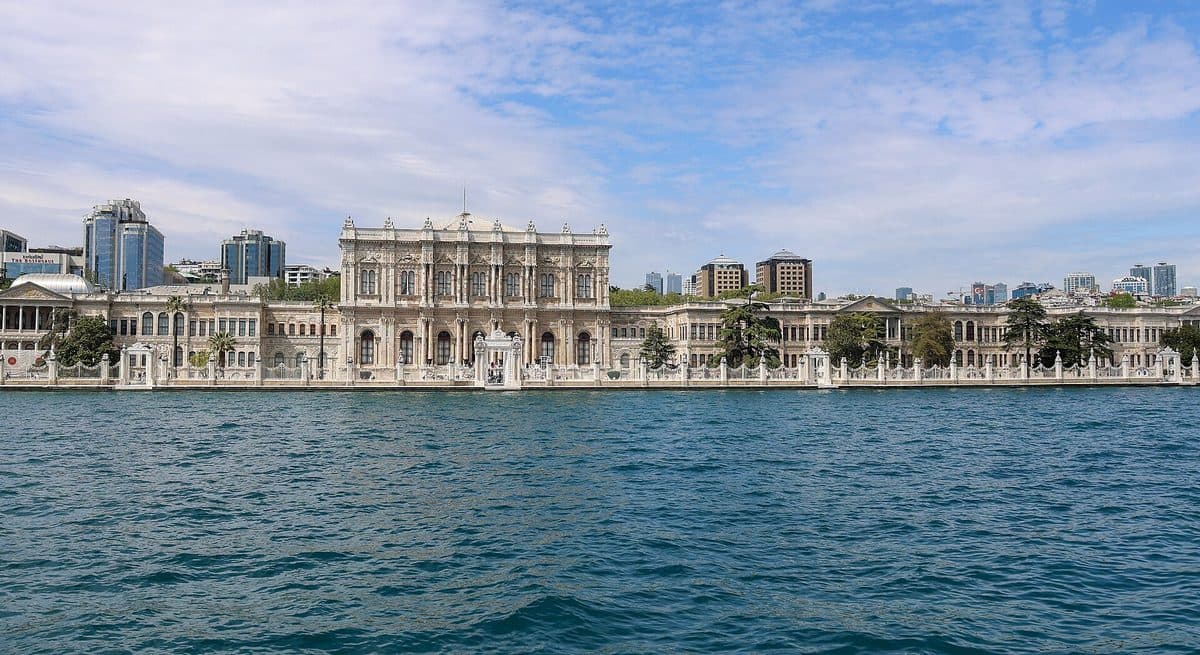 Dolmabahçe Sarayı